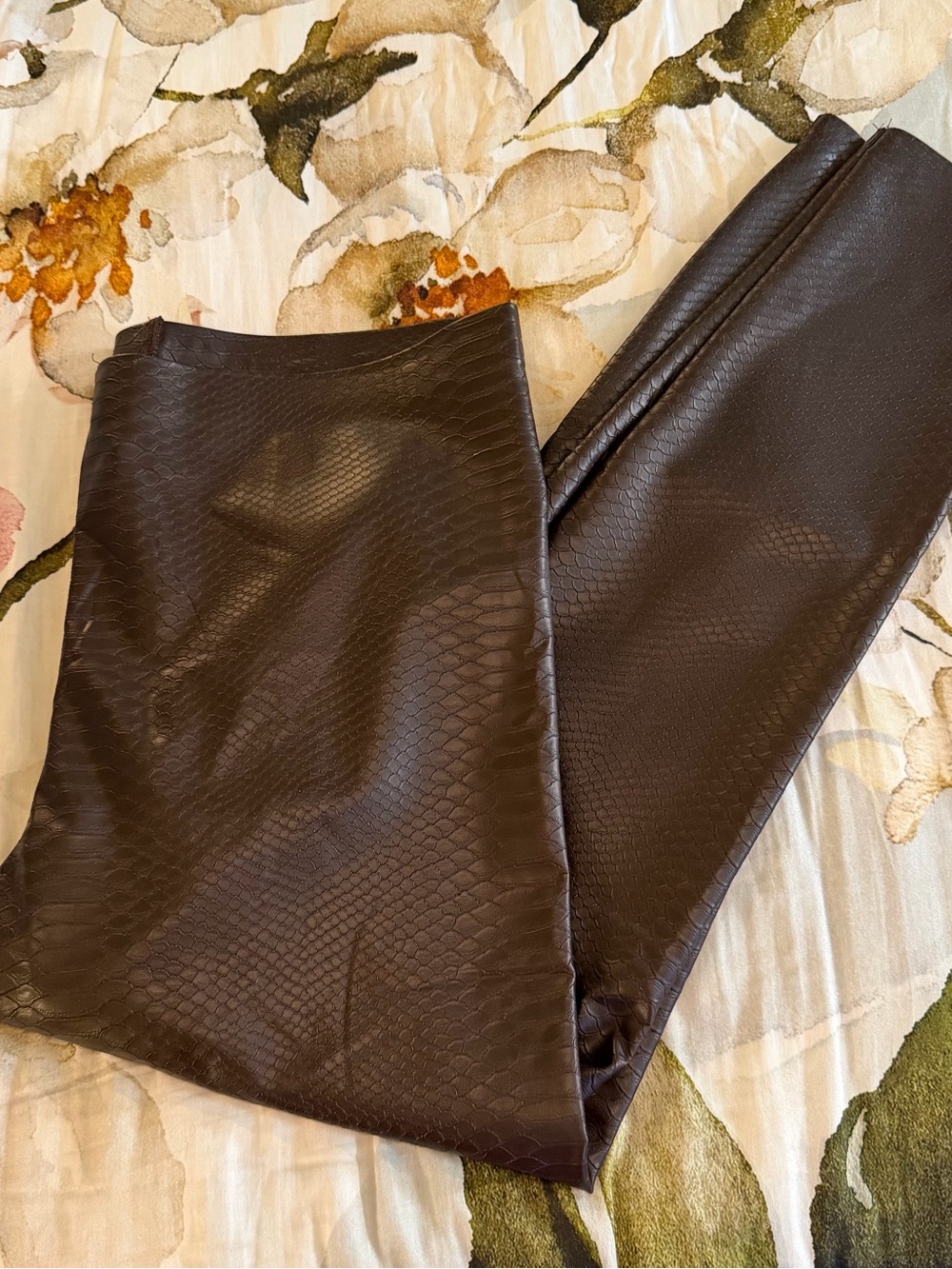 Hue Faux Leather Brown Leggings with Snakeskin Embossing